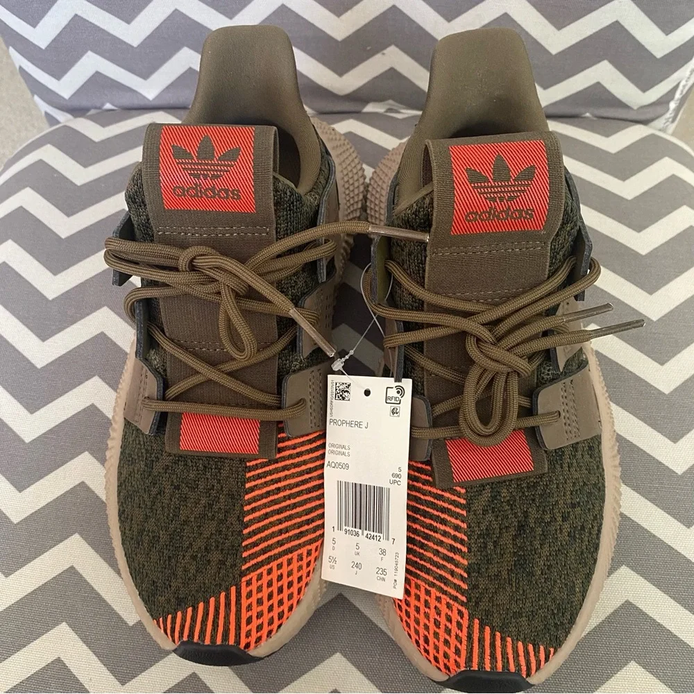 NEW! ADIDAS PROPHERE J SIZE 5.5 - Picture 3 of 15